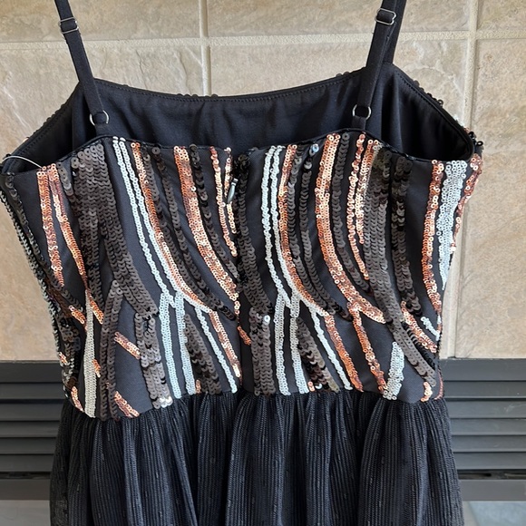 Gorgeous sequins dress - Picture 8 of 8